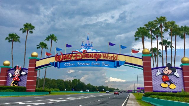 entrance to walt disney world